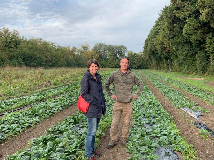 Charlotte Trossat avec un maraîché de la Durette Charlotte Trossat avec un maraîché de la Durette